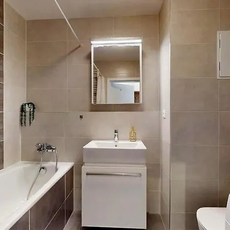 Διαμέρισμα Modern Near Airport With Free Parking *
