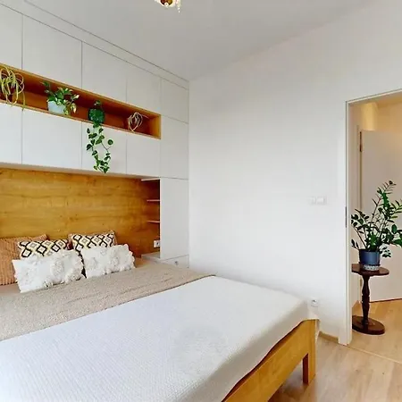 Modern Near Airport With Free Parking Lejlighed *